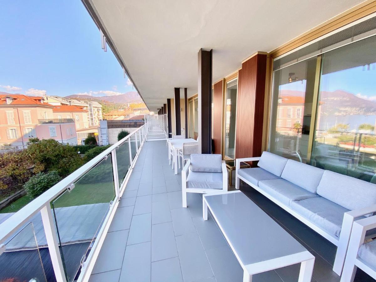 Appartamento Palazzo Di Vetro Luino Exterior foto